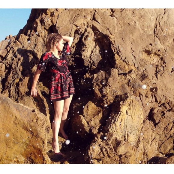 Cute floral black & red short one piece romper size medium - Picture 3 of 8